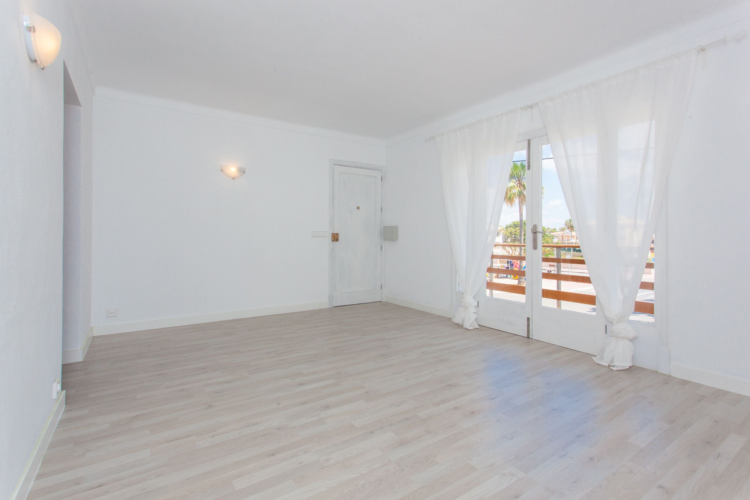 Piso en alquiler con terraza en Colonia de Sant Jordi