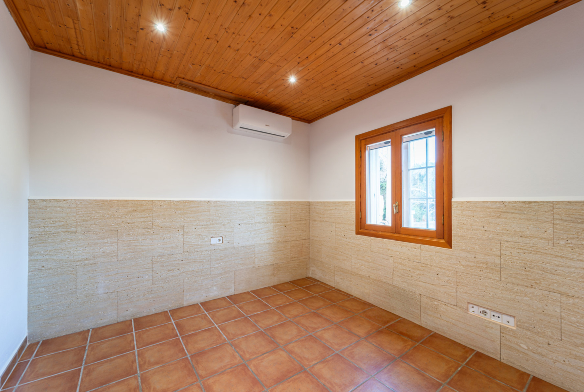 Chalet en alquiler junto al mar en Cala Llombards