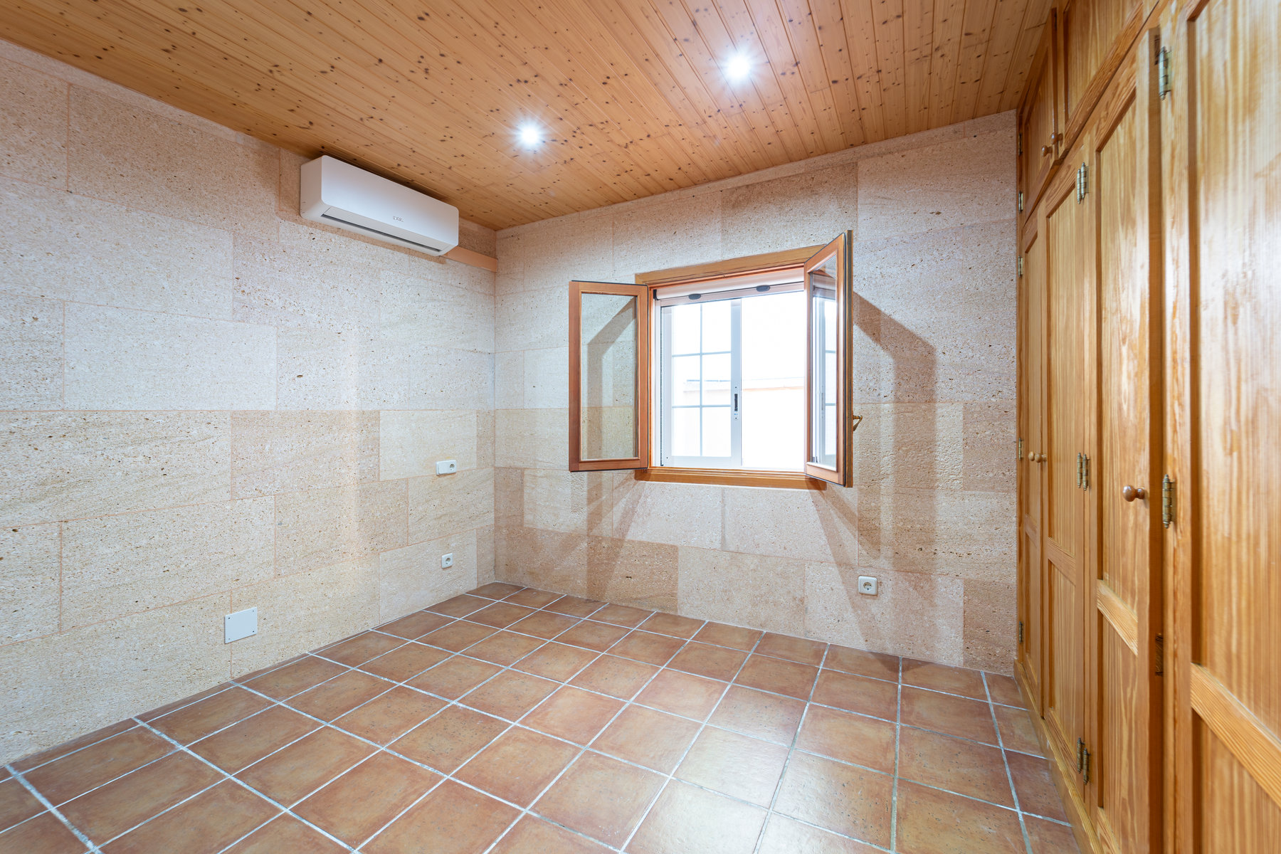 LWP1724.jpg Chalet en alquiler junto al mar en Cala Llombards