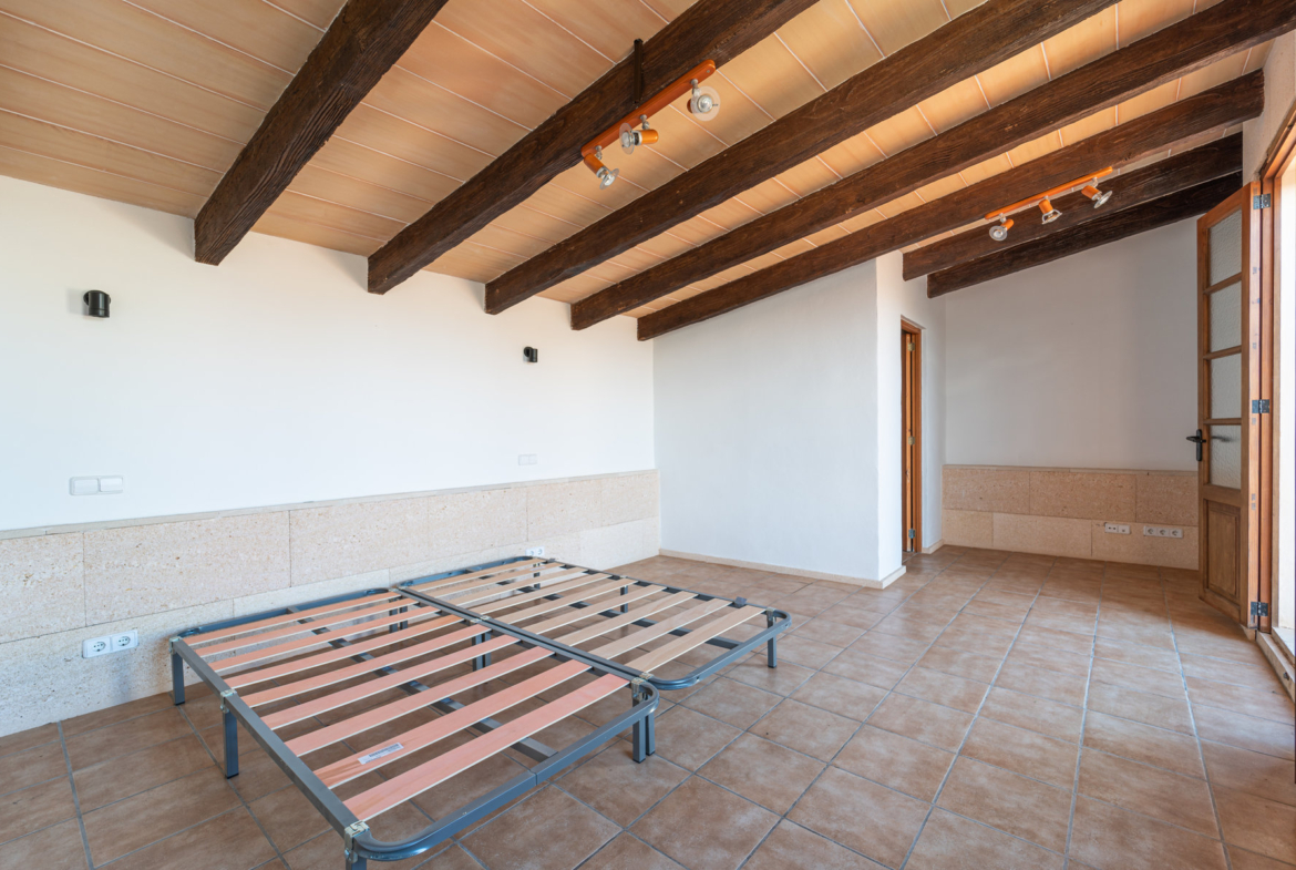 Chalet en alquiler junto al mar en Cala Llombards