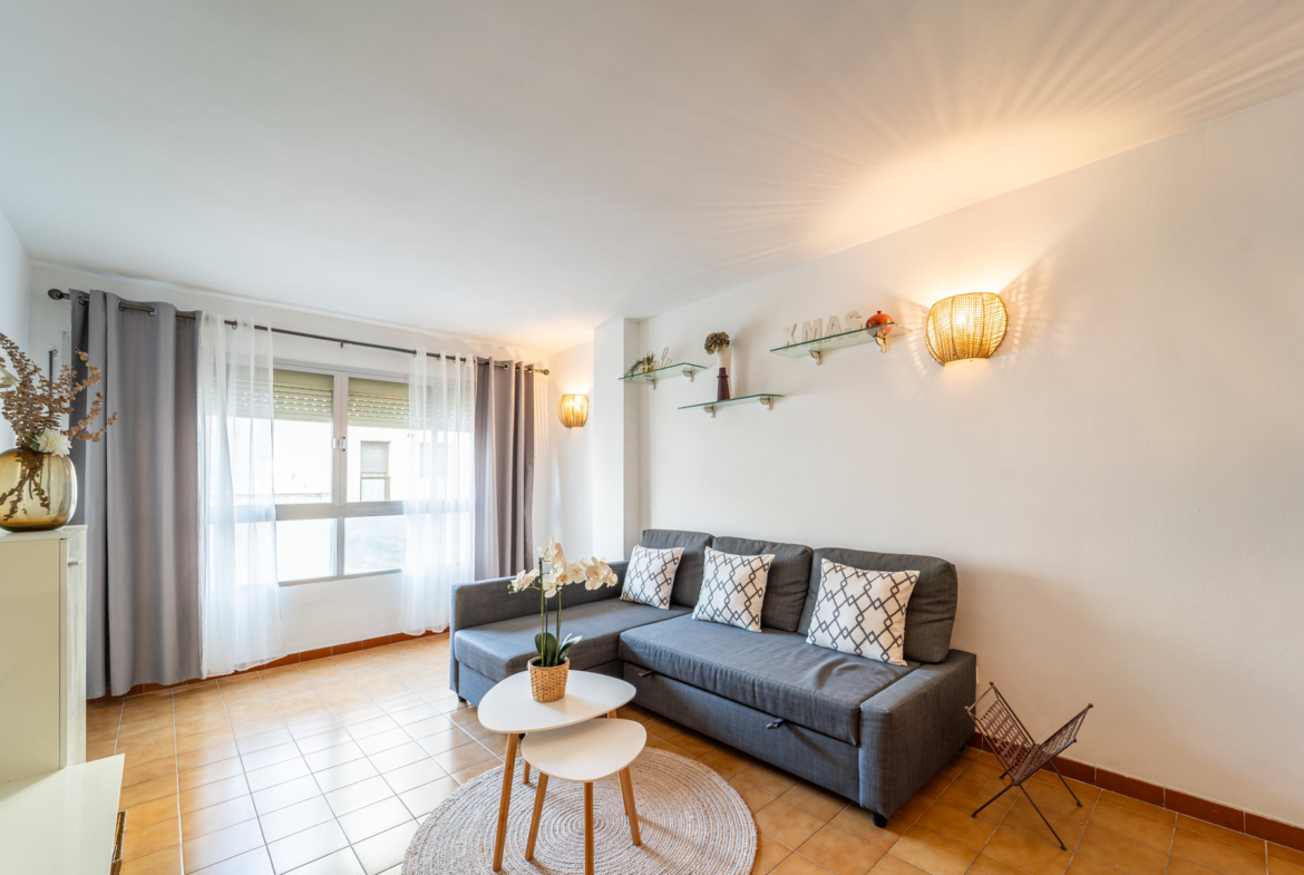Spacious 3-Bed Apartment with Terrace for Rent in Palma
