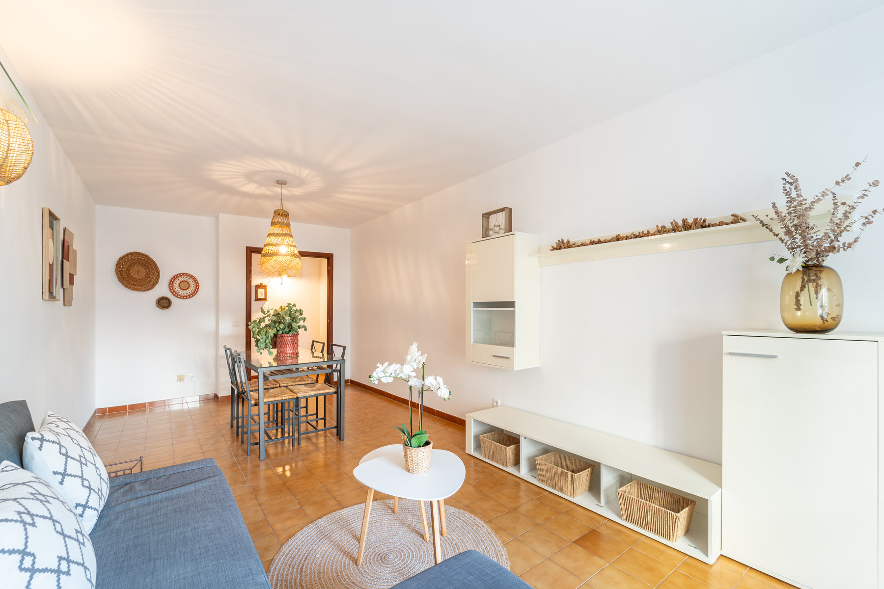 LWP2375.jpg Spacious 3-Bed Apartment with Terrace for Rent in Palma