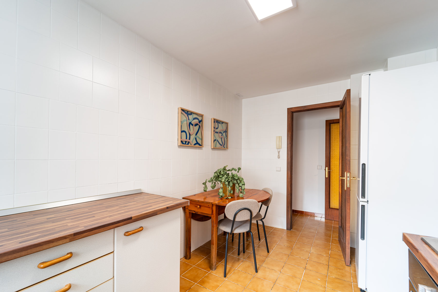 LWP2381.jpg Spacious 3-Bed Apartment with Terrace for Rent in Palma