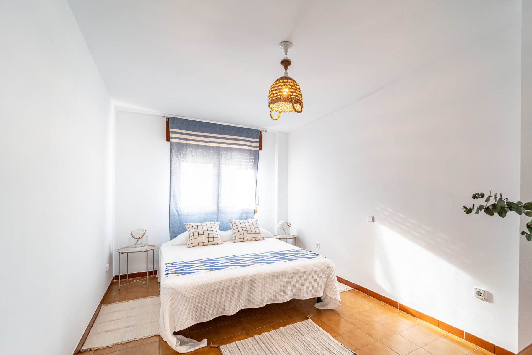 LWP2384.jpg Spacious 3-Bed Apartment with Terrace for Rent in Palma