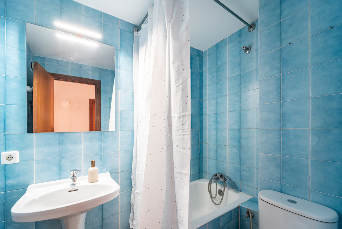 Spacious 3-Bed Apartment with Terrace for Rent in Palma