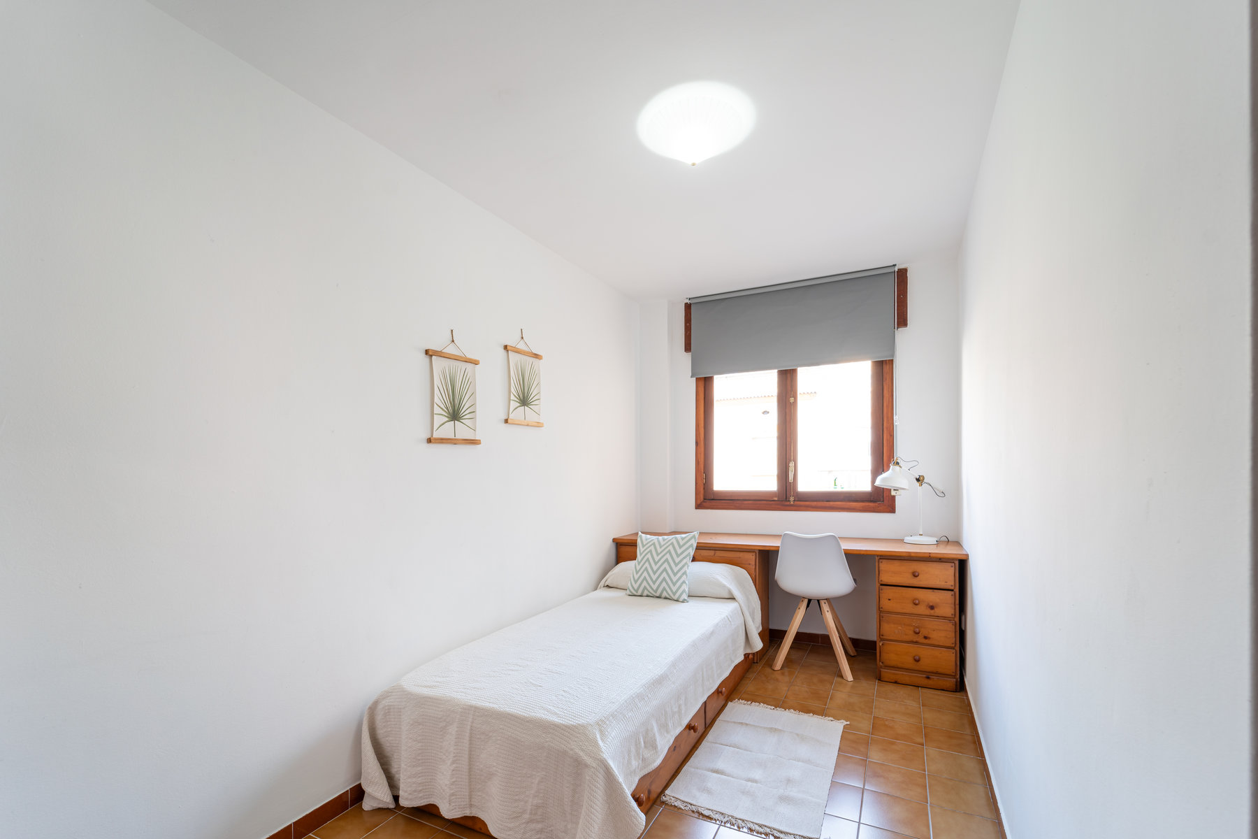 LWP2389.jpg Spacious 3-Bed Apartment with Terrace for Rent in Palma