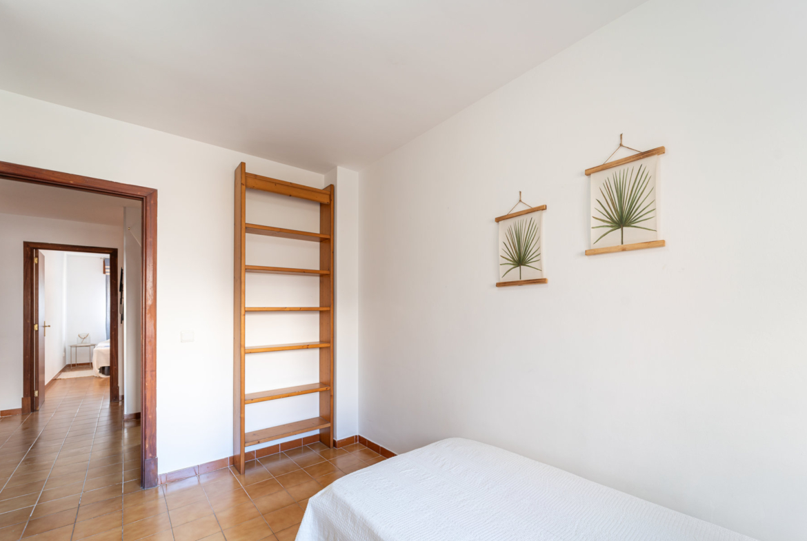 Spacious 3-Bed Apartment with Terrace for Rent in Palma