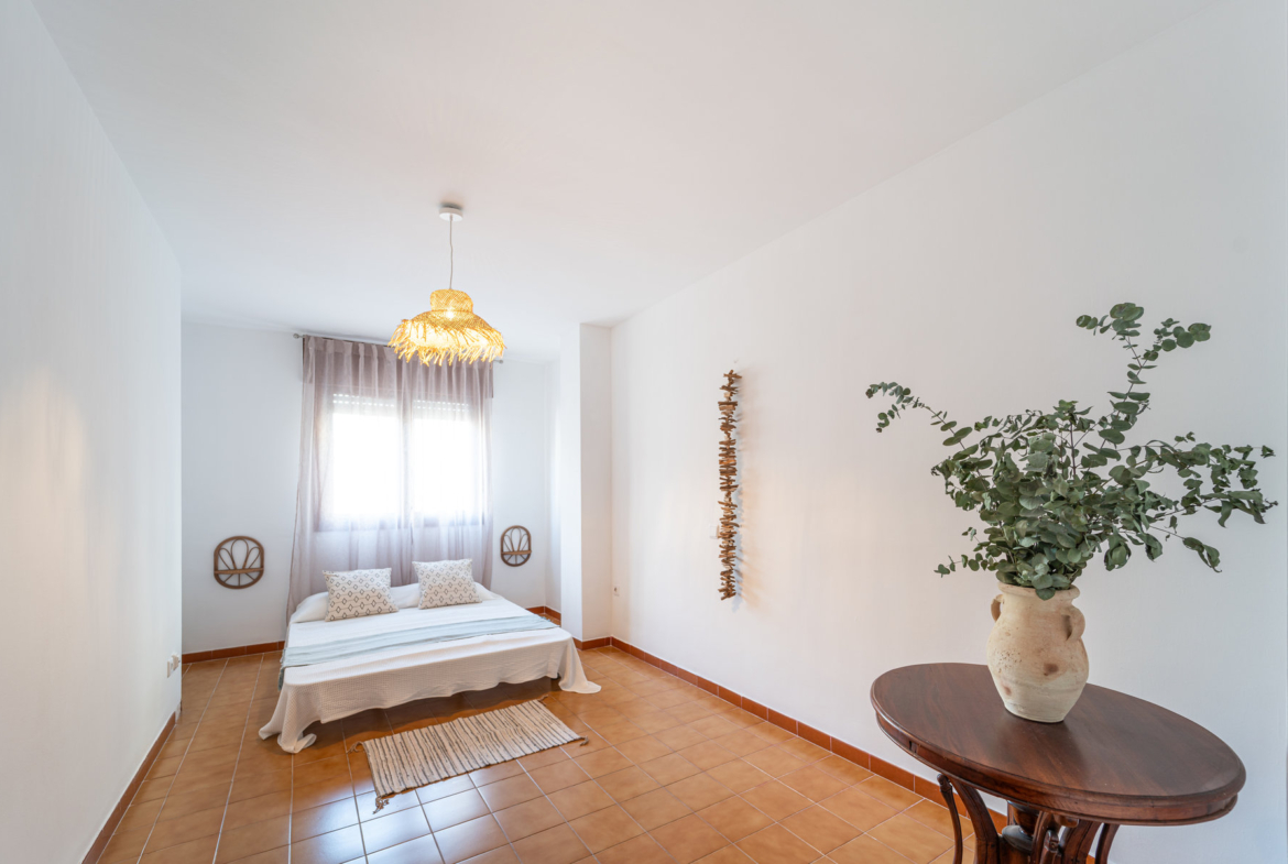 Spacious 3-Bed Apartment with Terrace for Rent in Palma