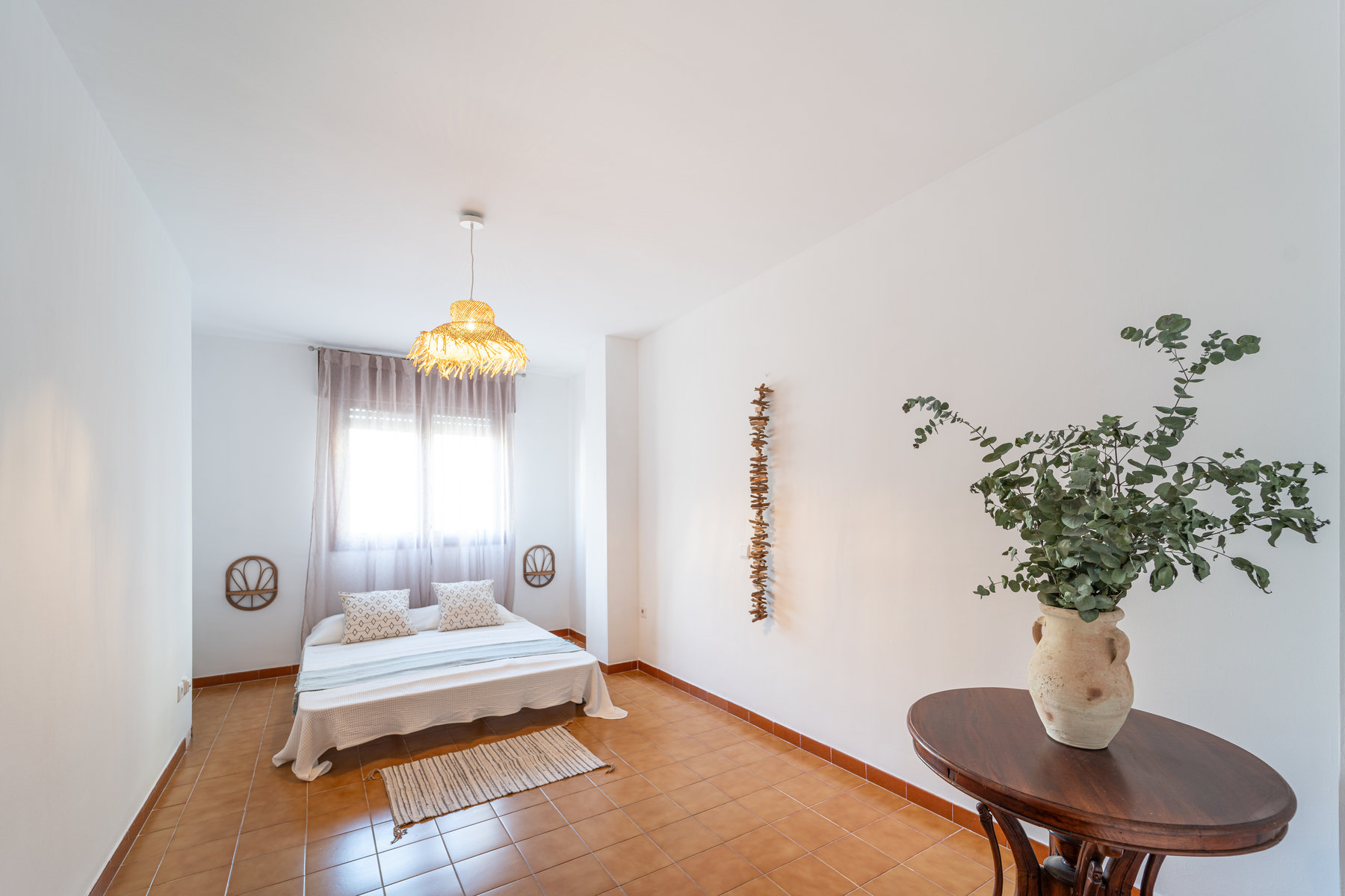 LWP2391.jpg Spacious 3-Bed Apartment with Terrace for Rent in Palma