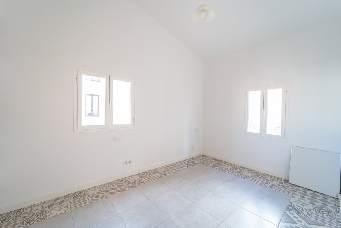 Renovated 1-Bed Apartment with Terrace for Rent in Ses Salines