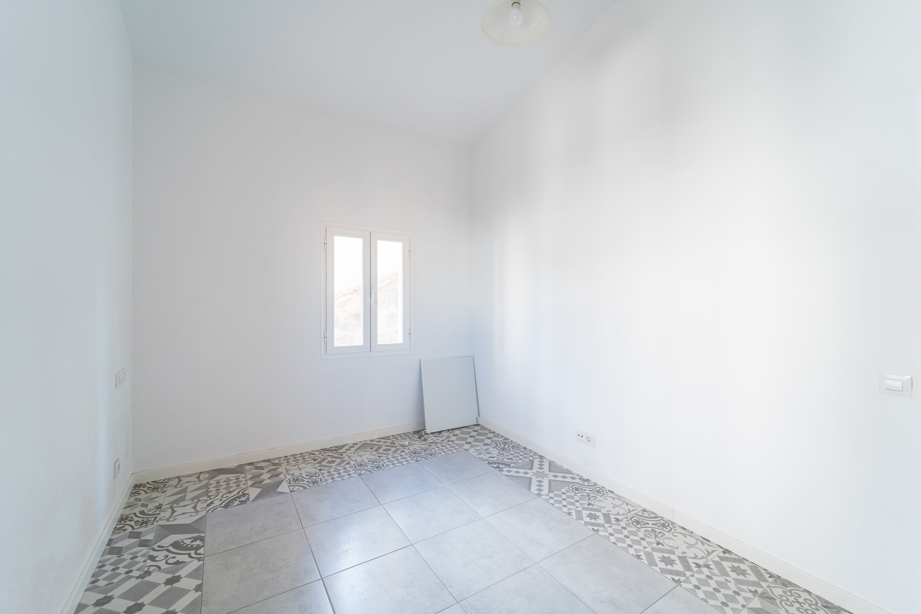 Renovated 1-Bed Apartment with Terrace for Rent in Ses Salines