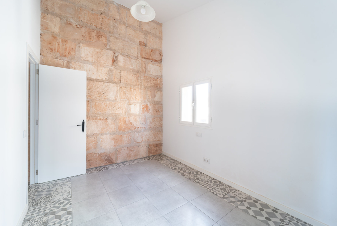 Renovated 1-Bed Apartment with Terrace for Rent in Ses Salines