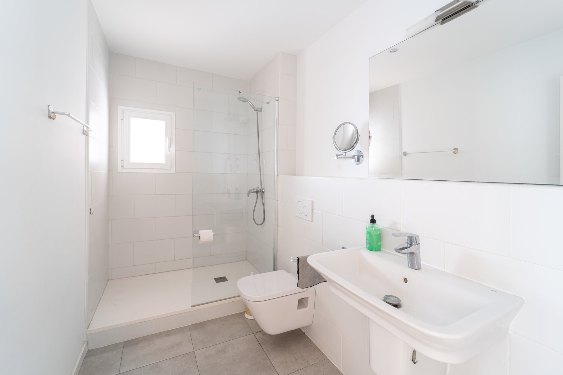 Renovated 1-Bed Apartment with Terrace for Rent in Ses Salines