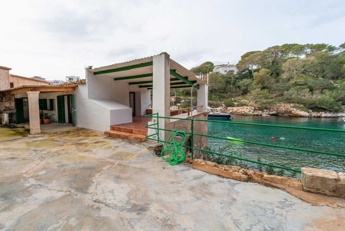 Frontline Sea Views Villa for Rent in Cala Figuera, Santanyí