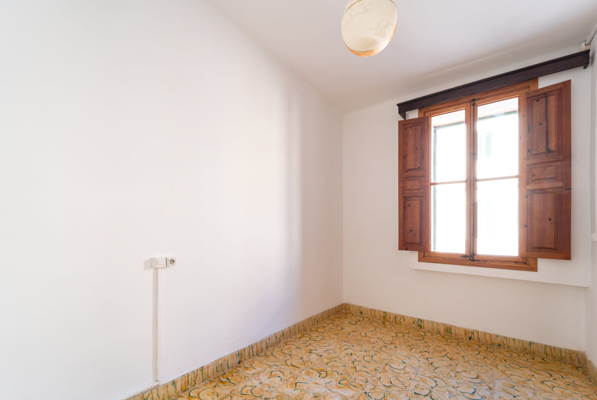 Stadthaus zur Miete in Ses Salines – 4 Schlafzimmer, Terrasse