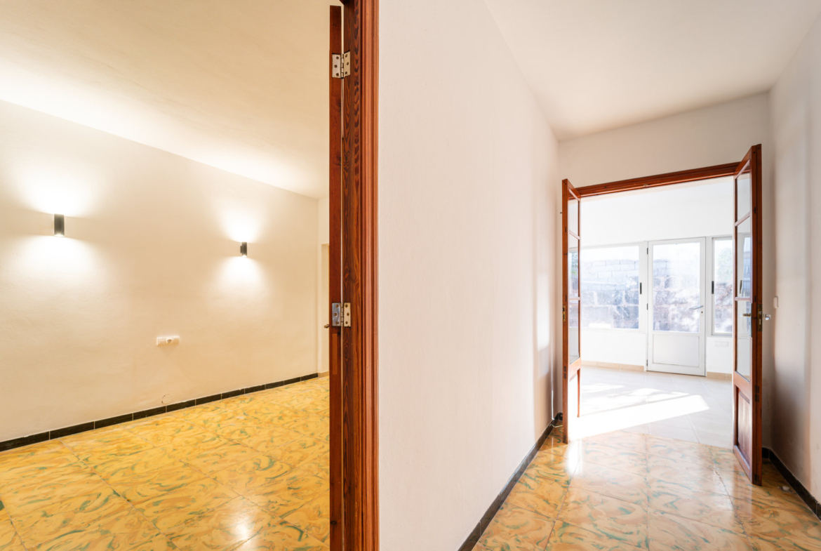 Stadthaus zur Miete in Ses Salines – 4 Schlafzimmer, Terrasse