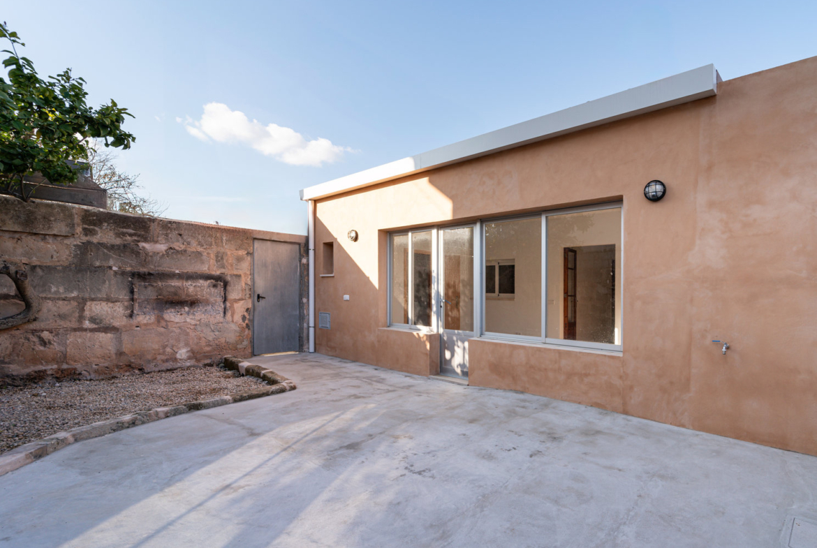 Stadthaus zur Miete in Ses Salines – 4 Schlafzimmer, Terrasse