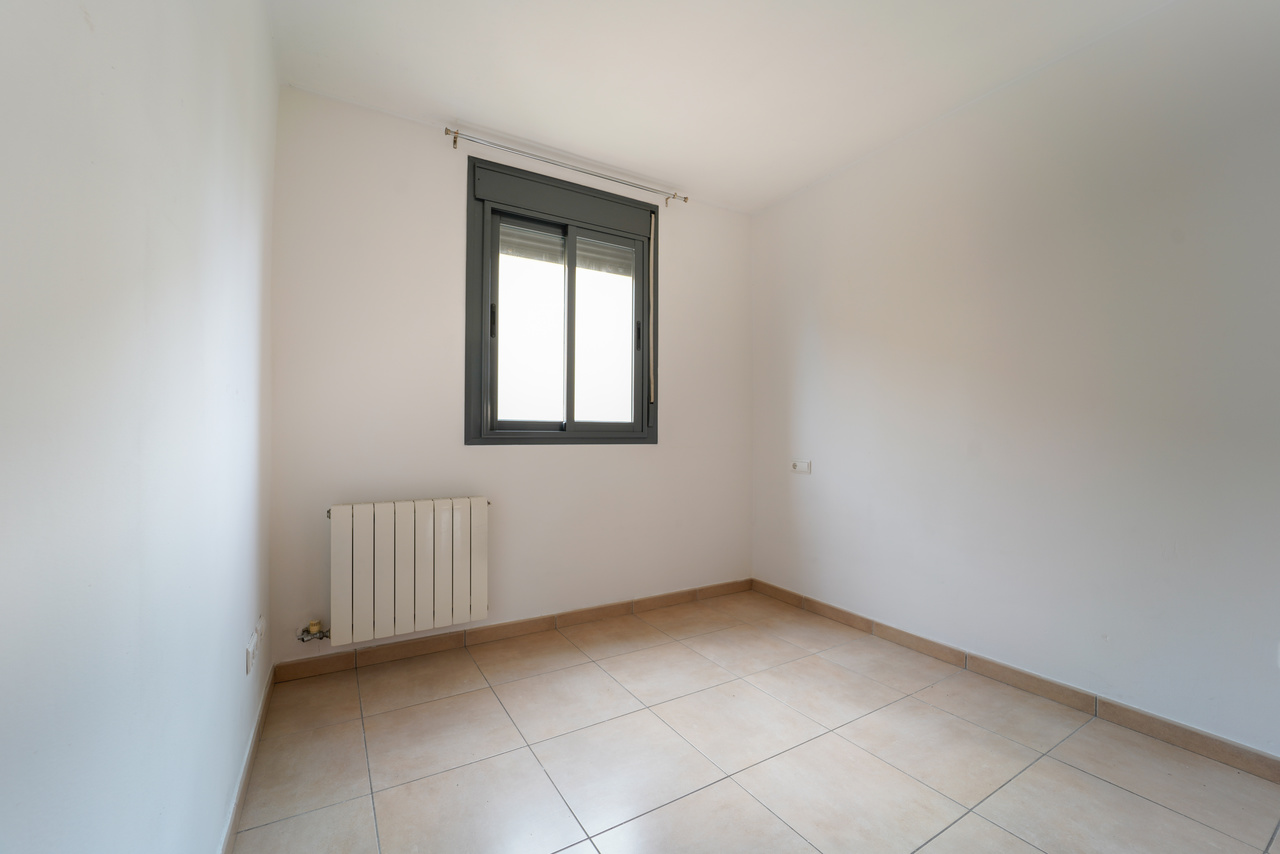 Helle, unmöblierte Wohnung zur Miete an der Ronda Institut, Manacor