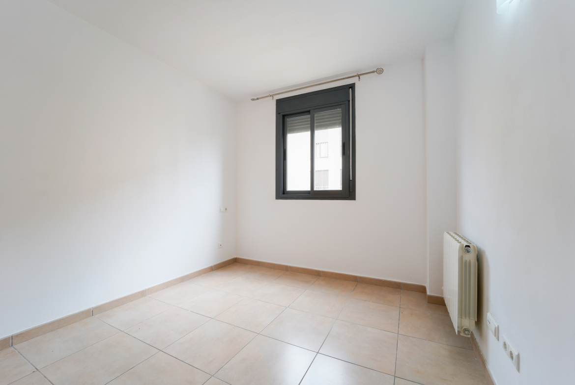 Helle, unmöblierte Wohnung zur Miete an der Ronda Institut, Manacor