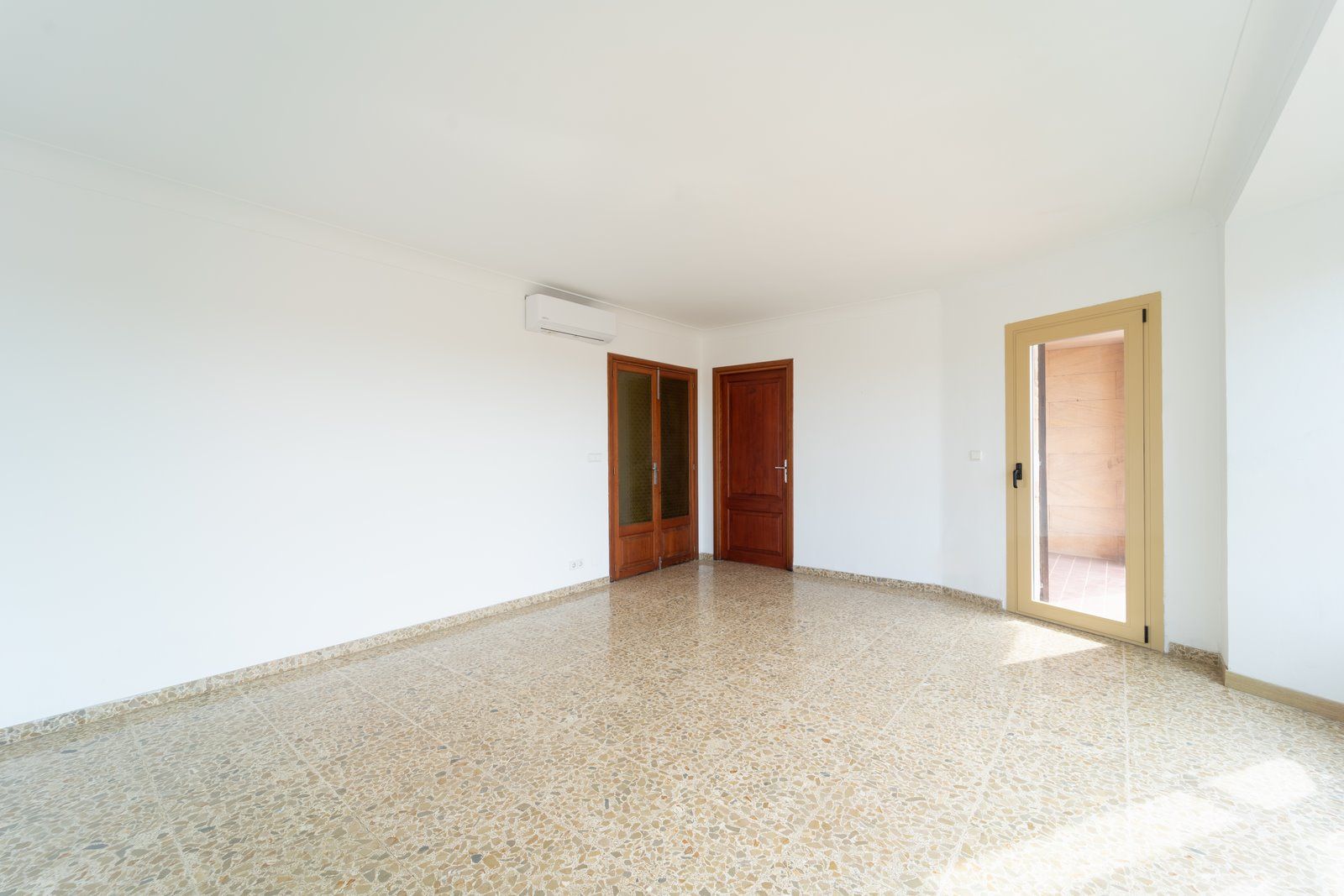 Piso-en-alquiler-en-Es-Llombards._-4-Copiar.jpg 4-Bedroom Furnished Apartment with Terrace in Es Llombards