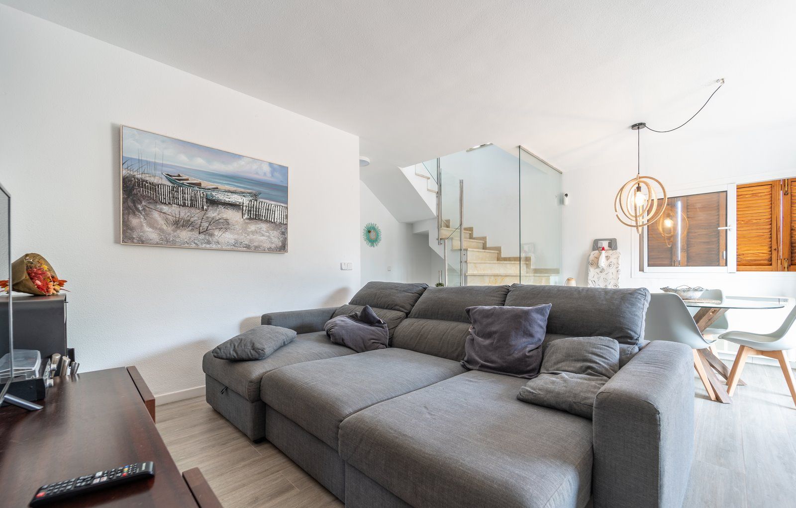 Villa-to-rent-with-swimming-pool-in-sEstanyol-13-Copiar.jpg Casa adosada en alquiler con piscina y terrazas en s'Estanyol