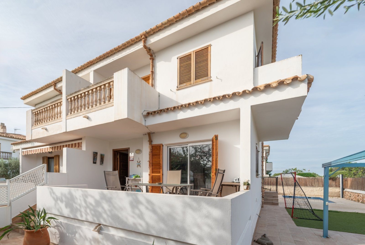 Casa adosada en alquiler con piscina y terrazas en s'Estanyol