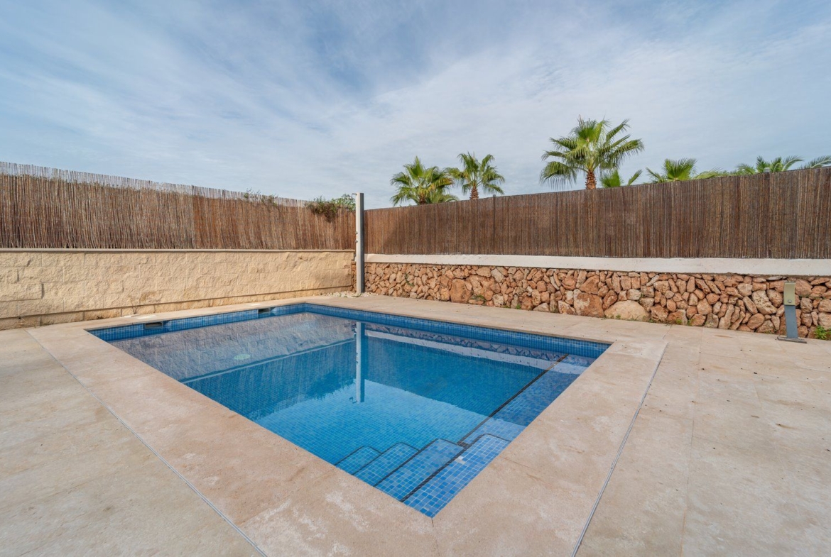 Casa adosada en alquiler con piscina y terrazas en s'Estanyol