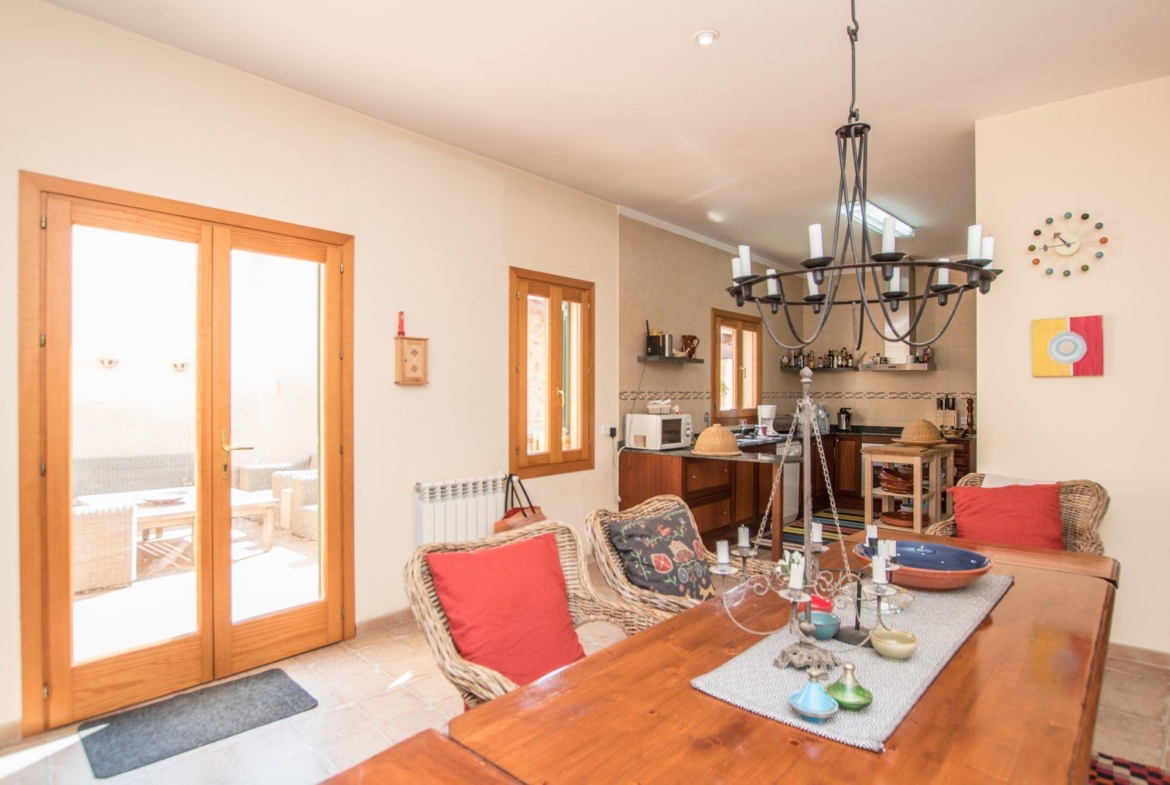 Dorfhaus mit Pool zur Miete in Ses Salines – 5 Schlafzimmer