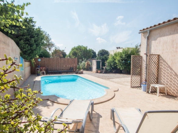 Dorfhaus mit Pool zur Miete in Ses Salines – 5 Schlafzimmer