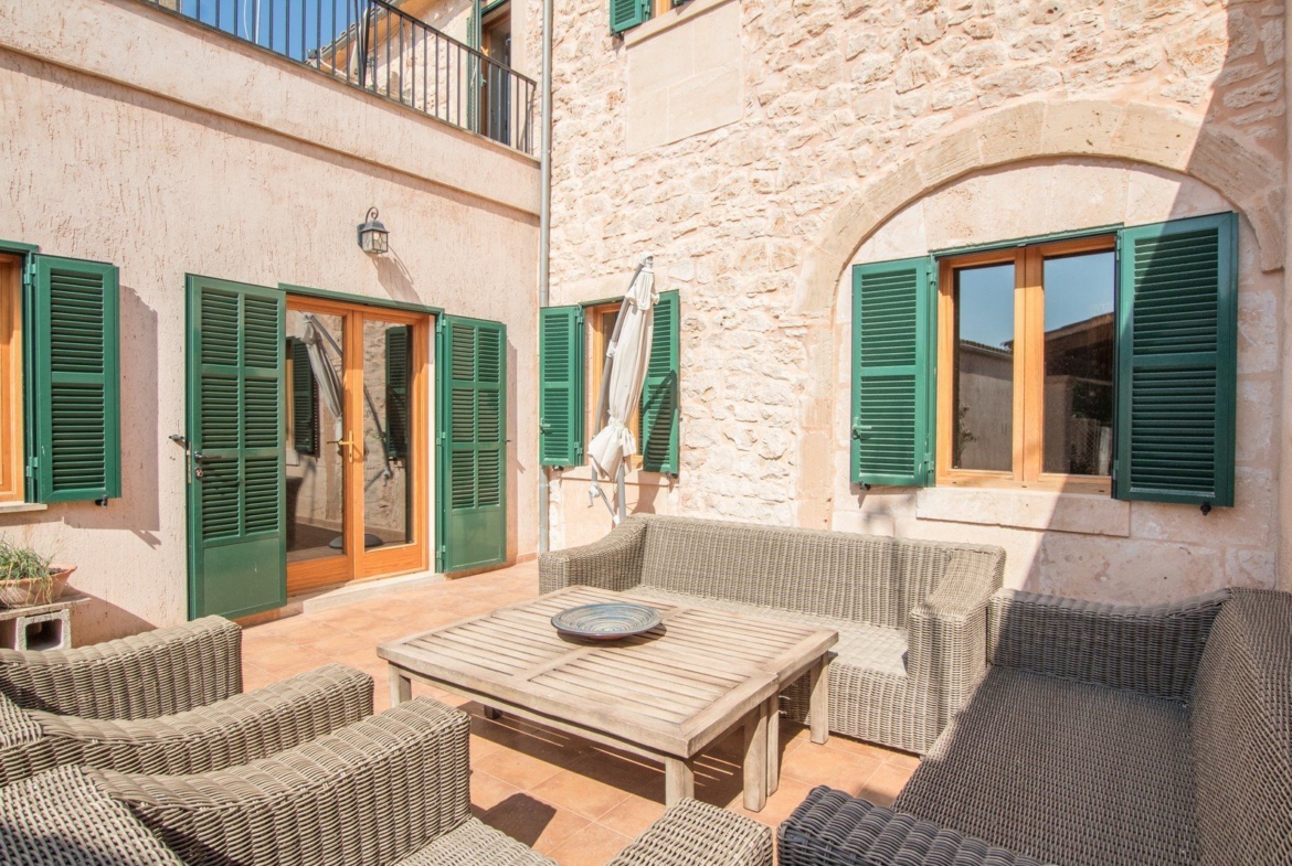 Dorfhaus mit Pool zur Miete in Ses Salines – 5 Schlafzimmer