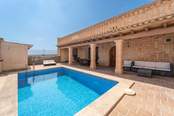 Finca zur Miete in Ses Salines mit Pool und Meerblick