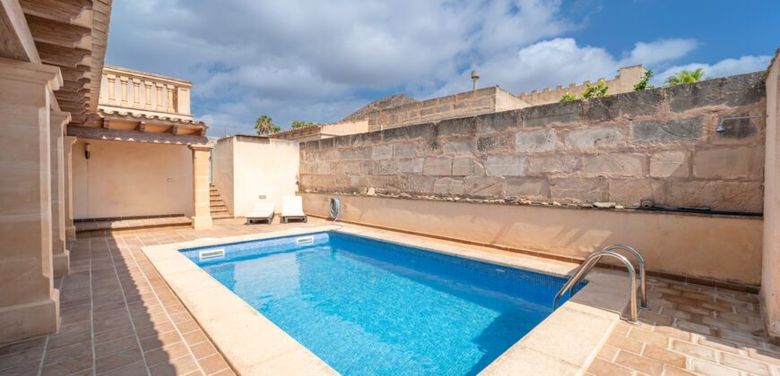 Finca zur Miete in Ses Salines mit Pool und Meerblick