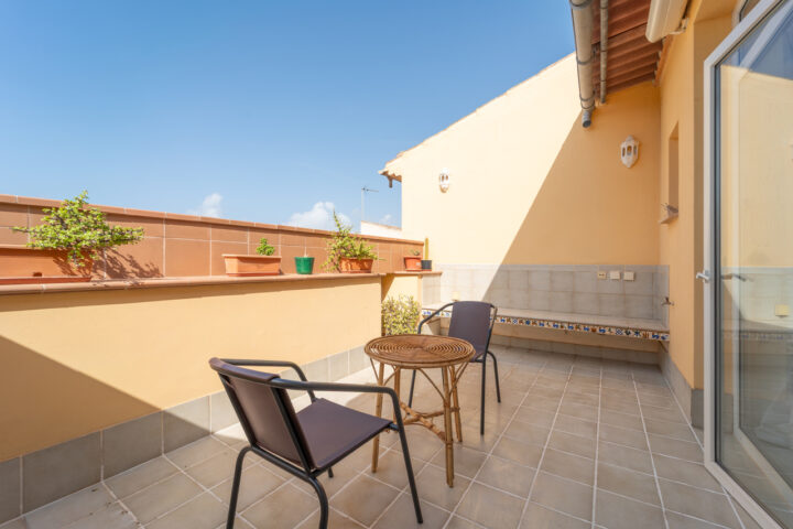 Apartment for rent in Ses Salines, furnished with a large terrace