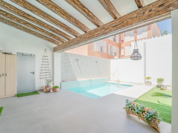 Planta baja en alquiler en Campos con jardín, piscina y terraza