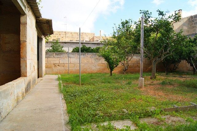 Casa de pueblo con jardín en Ses Salines · 3 hab.