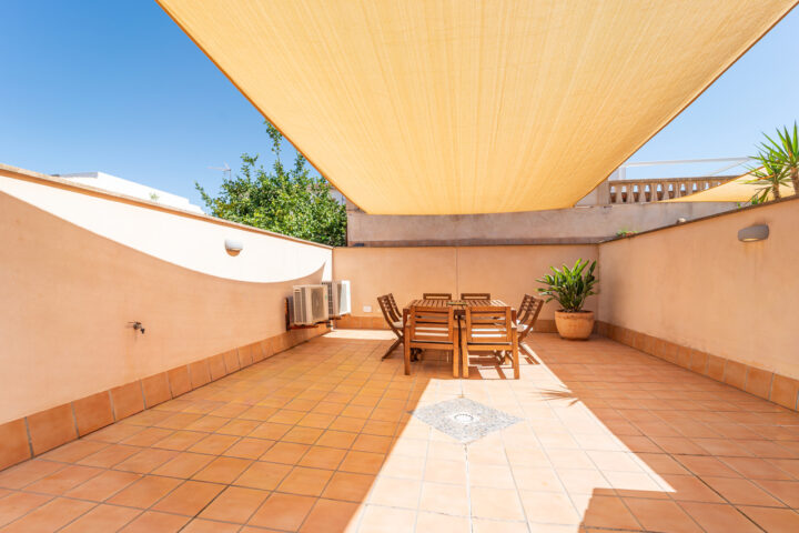 Piso en alquiler en s’Estanyol con gran terraza privada